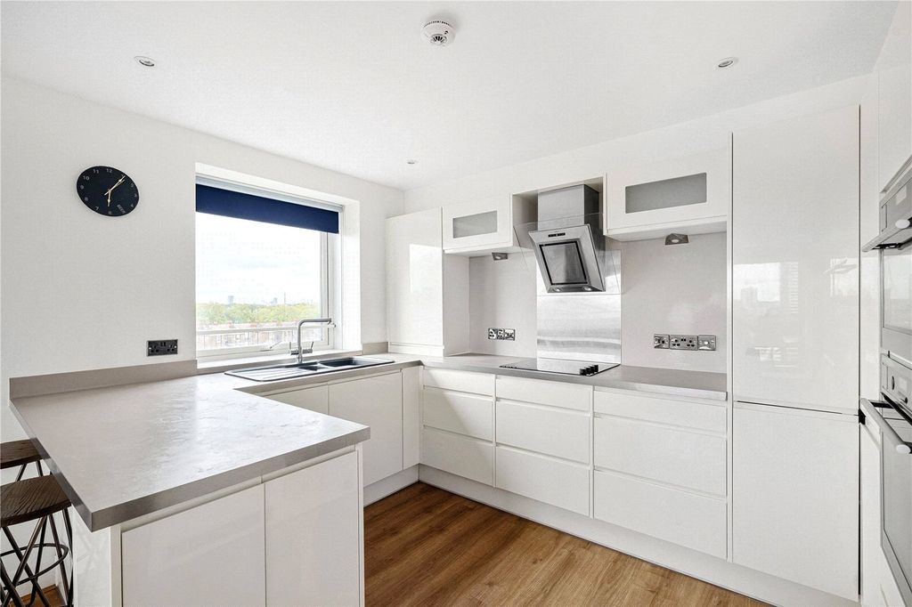 Property photo 2 of 13 Picture No. 03