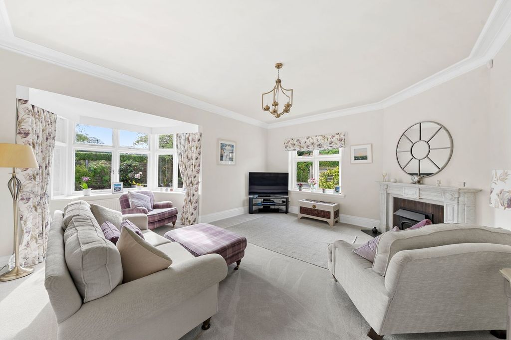 Property photo 2 of 35