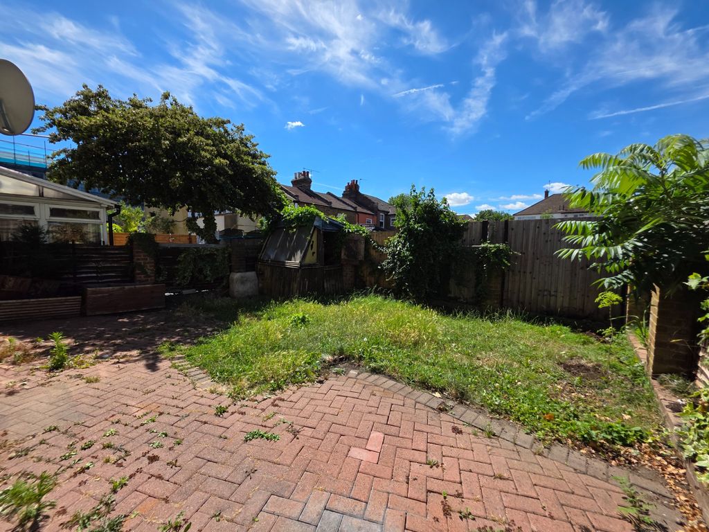 Property photo 3 of 23 Photo 15