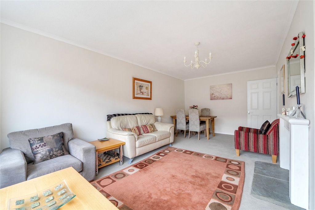 Property photo 2 of 11 Picture No. 27
