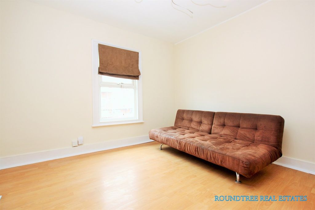Property photo 1 of 5 (Main)
