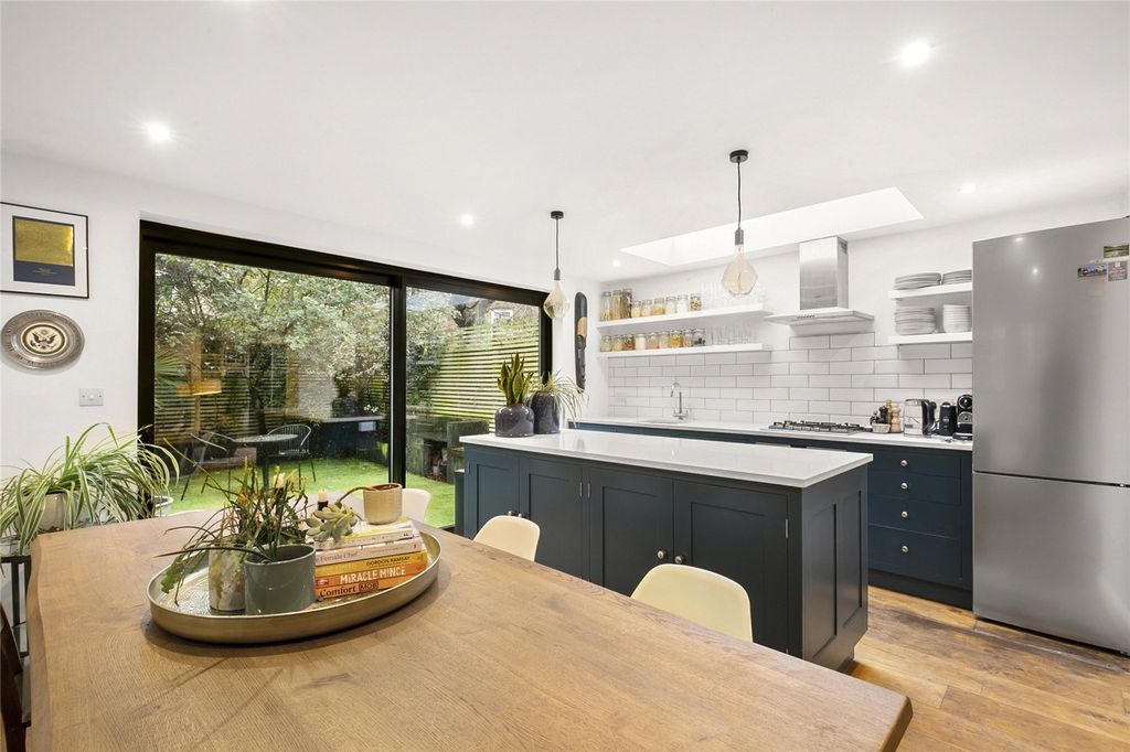 Property photo 2 of 14 Kitchen