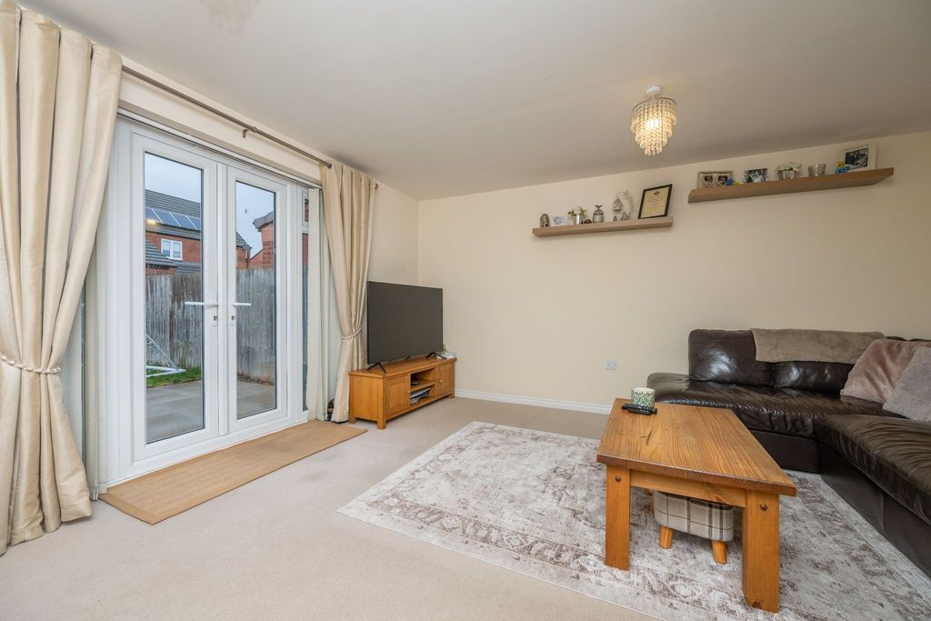 Property photo 2 of 20 Photograph 2