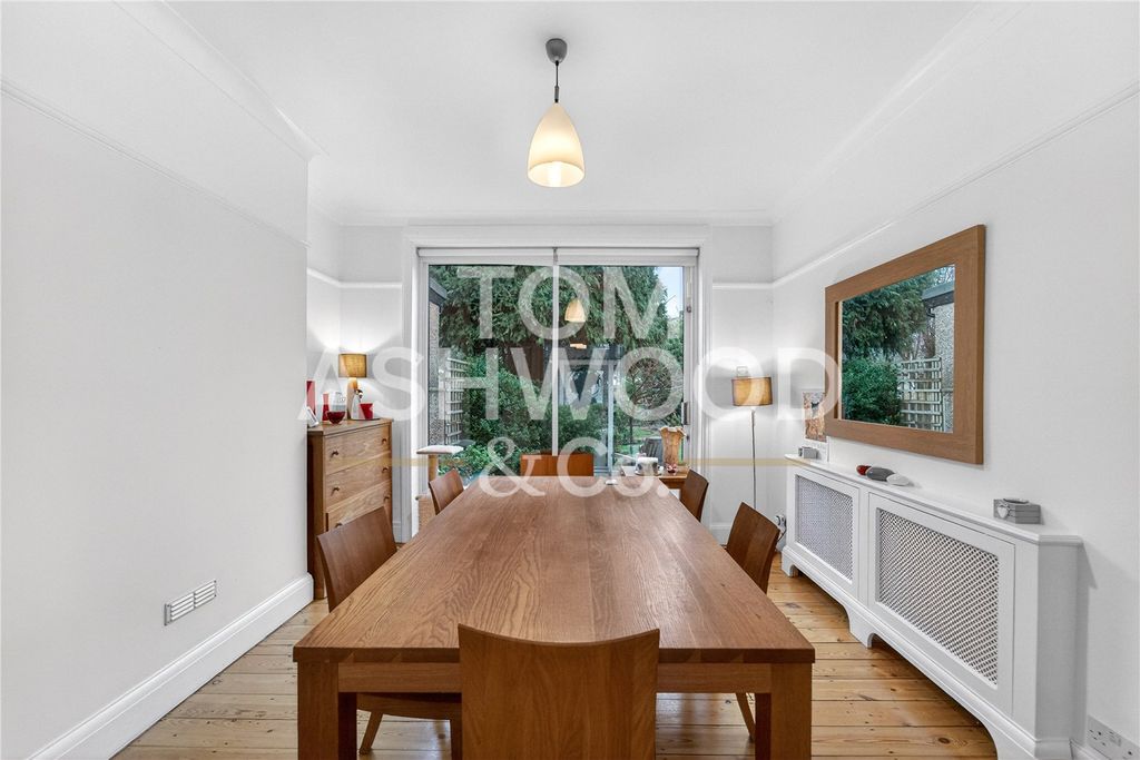 Property photo 3 of 21 Picture No. 23