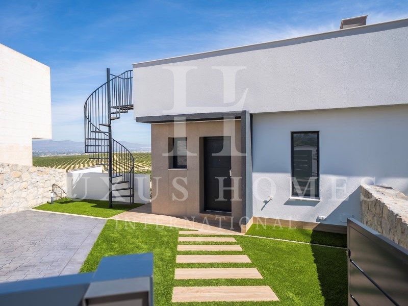 Property photo 1 of 39