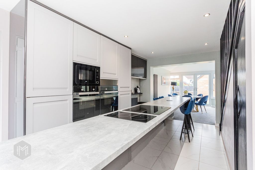 Property photo 3 of 33 Picture No. 11