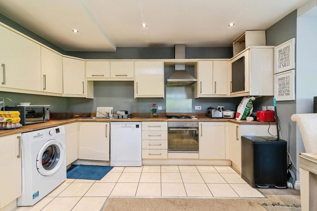 Property photo 3 of 16 Pbox-Img.Jpg