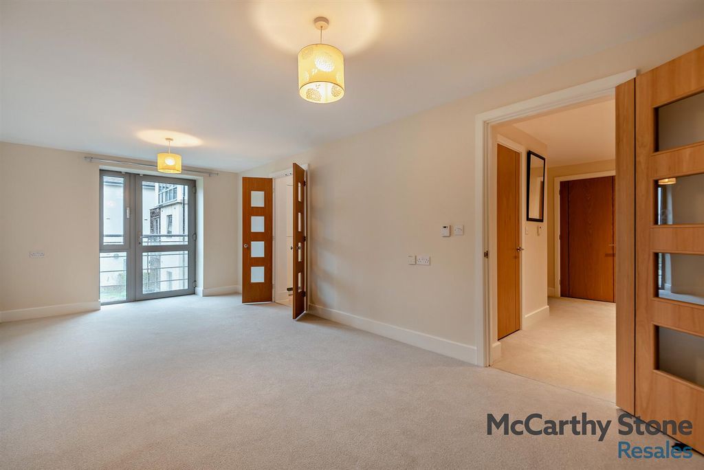 Property photo 2 of 25 8668022-Interior10-800.Jpg