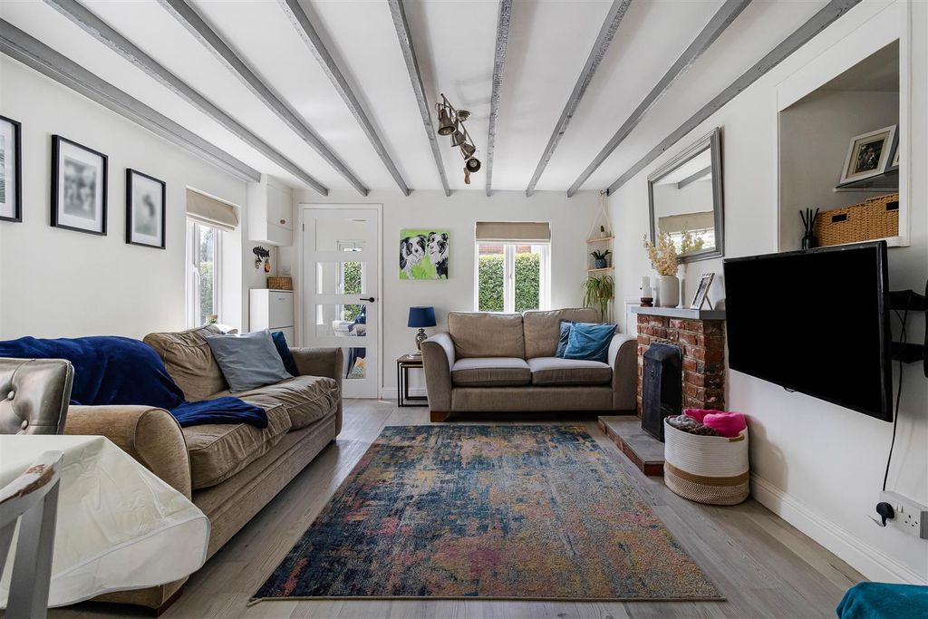 Property photo 2 of 18 11_79222.Jpg