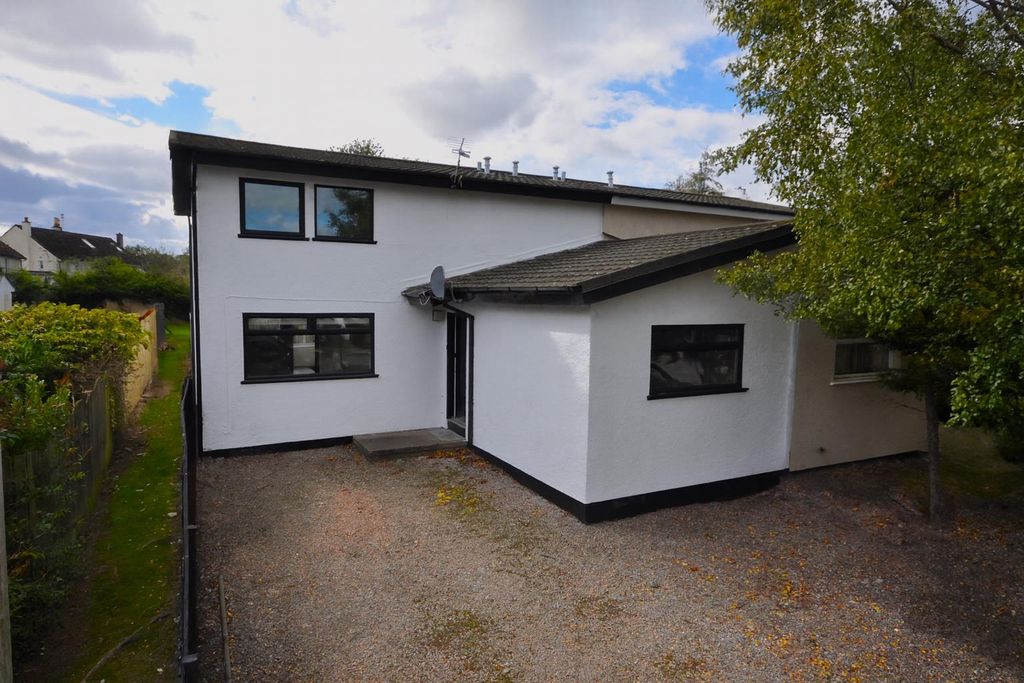 Property photo 2 of 21