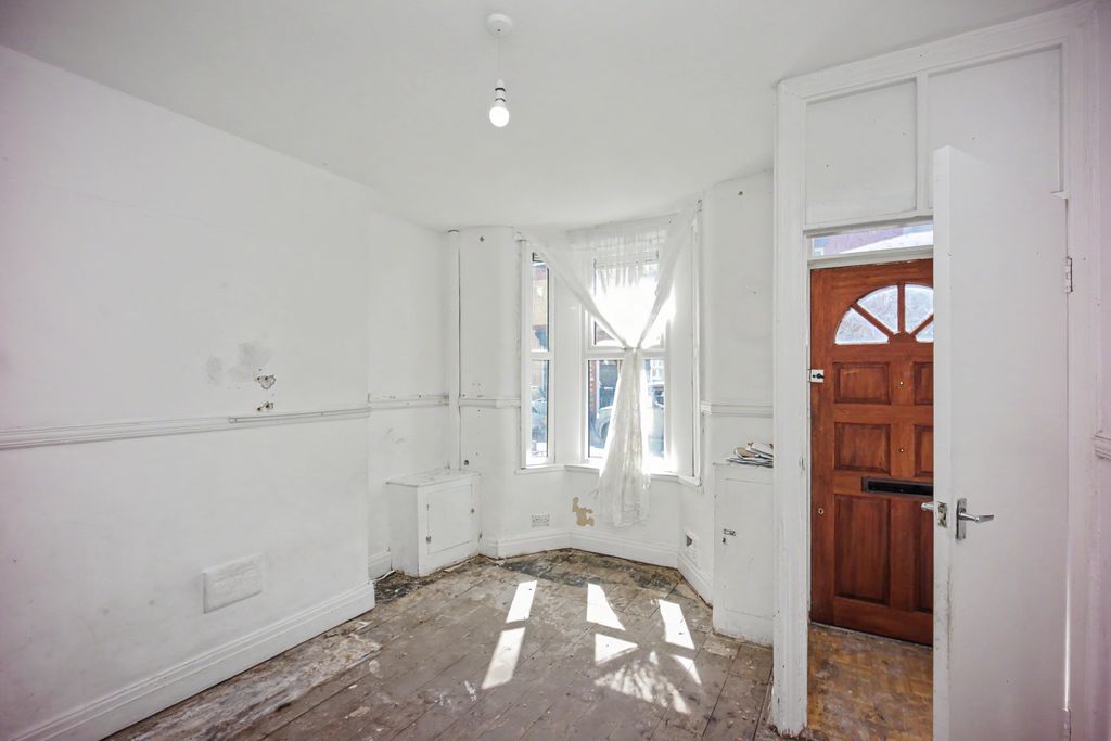 Property photo 2 of 21 15 Banner Street, Wavertree, Liverpool, L15 0Hg