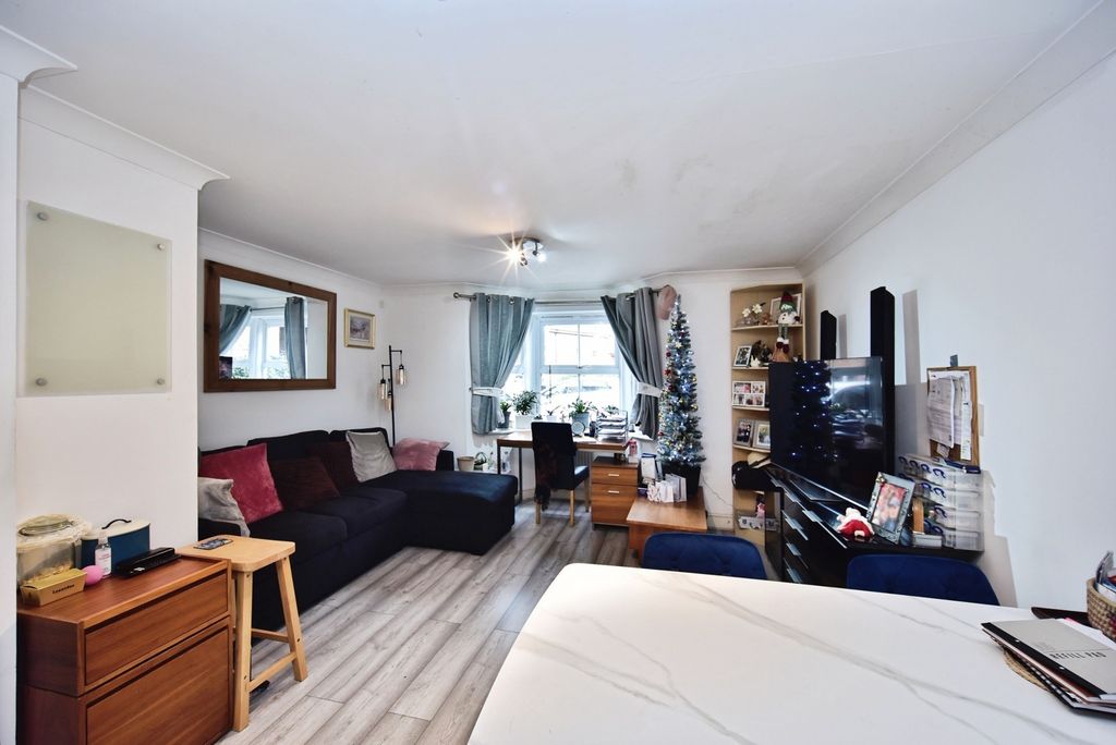 Property photo 2 of 17 Living Room