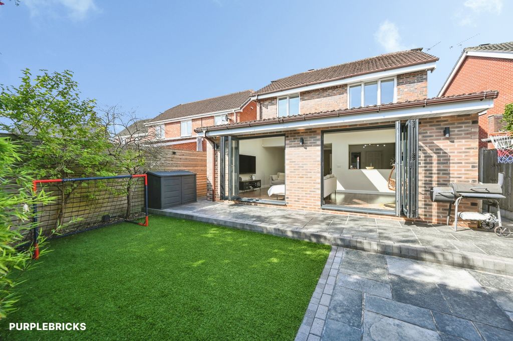 Property photo 2 of 34