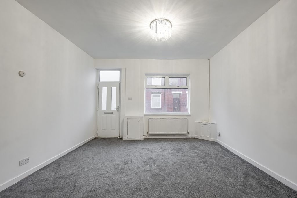 Property photo 3 of 16 Gallery