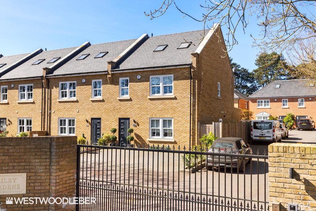 Property photo 1 of 31 Haileygardens_34.Jpg