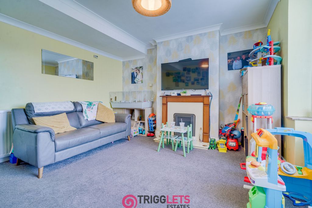 Property photo 2 of 26