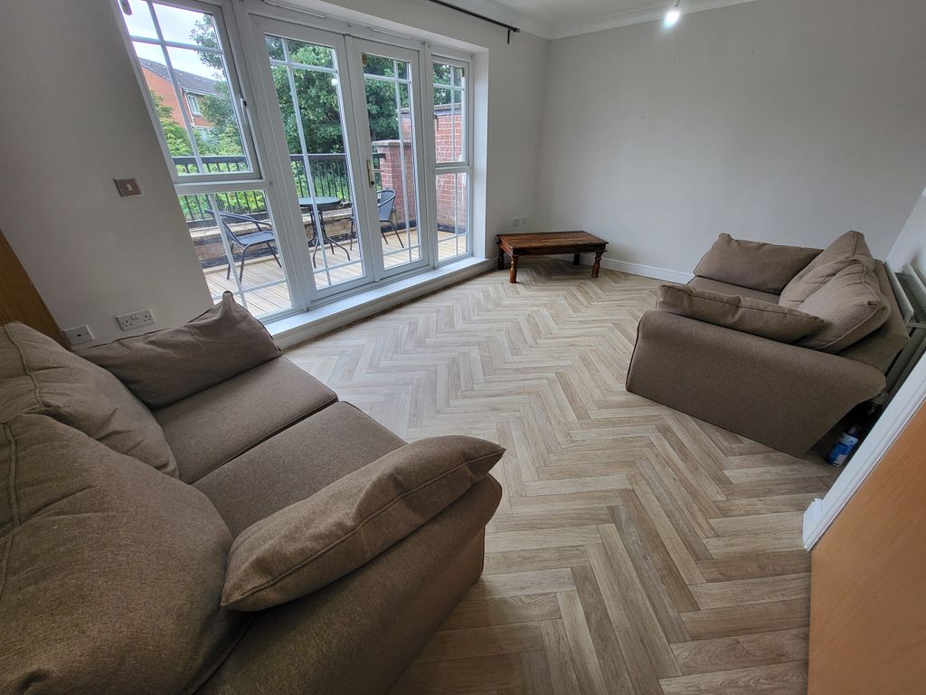 Property photo 2 of 18 Gallery