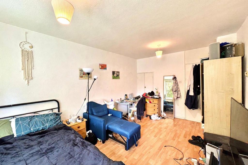 Property photo 3 of 9 c6c11609-A1Ac-4B2E-Bf6d-9A3251A1113F.Png