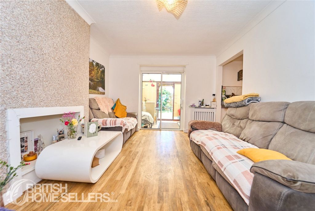 Property photo 3 of 22 Picture No. 28