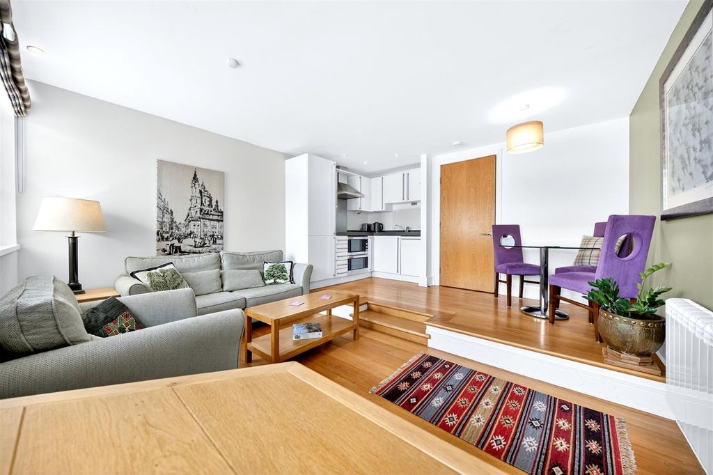 Property photo 1 of 14 Lounge Diner Kitchen.Jpg