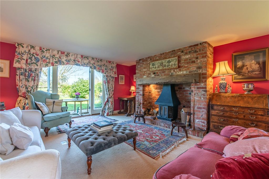 Property photo 2 of 17 Sitting Room