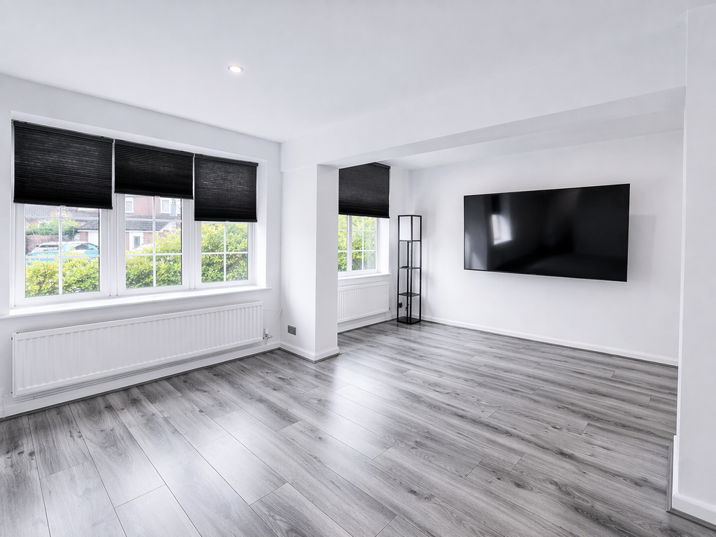 Property photo 3 of 12 Open Planned