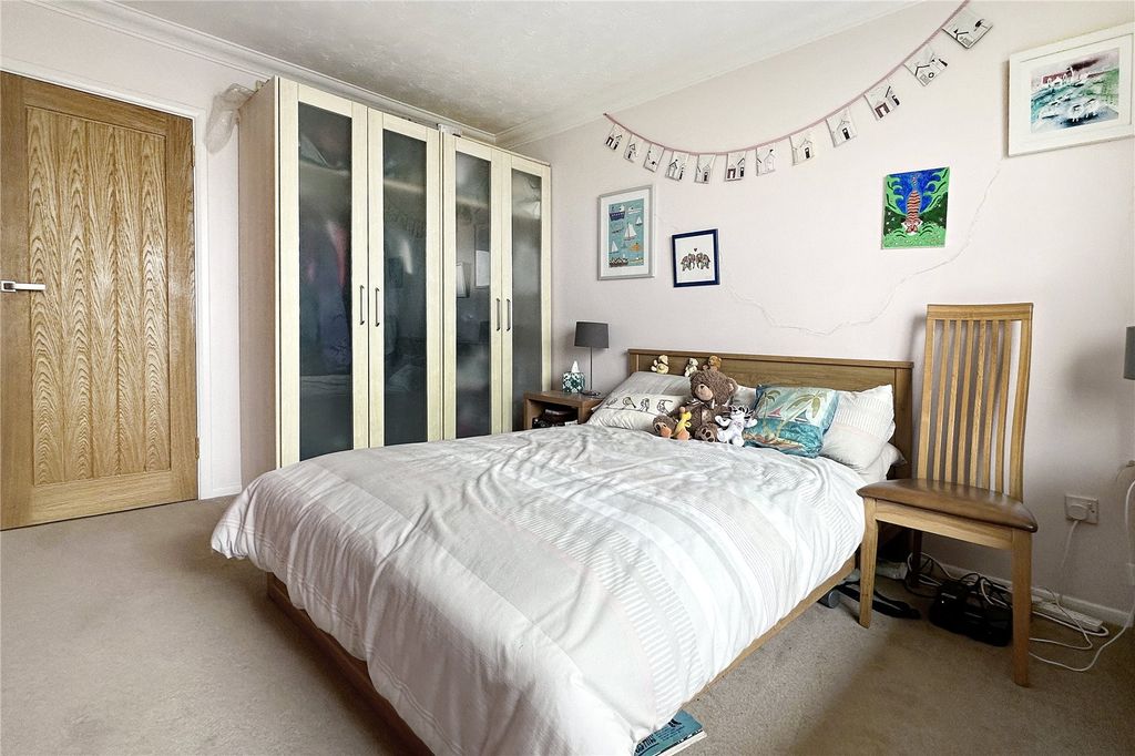 Property photo 3 of 16 Picture No. 18