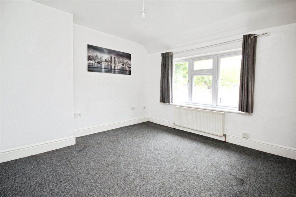 Property photo 3 of 7 Picture No. 05