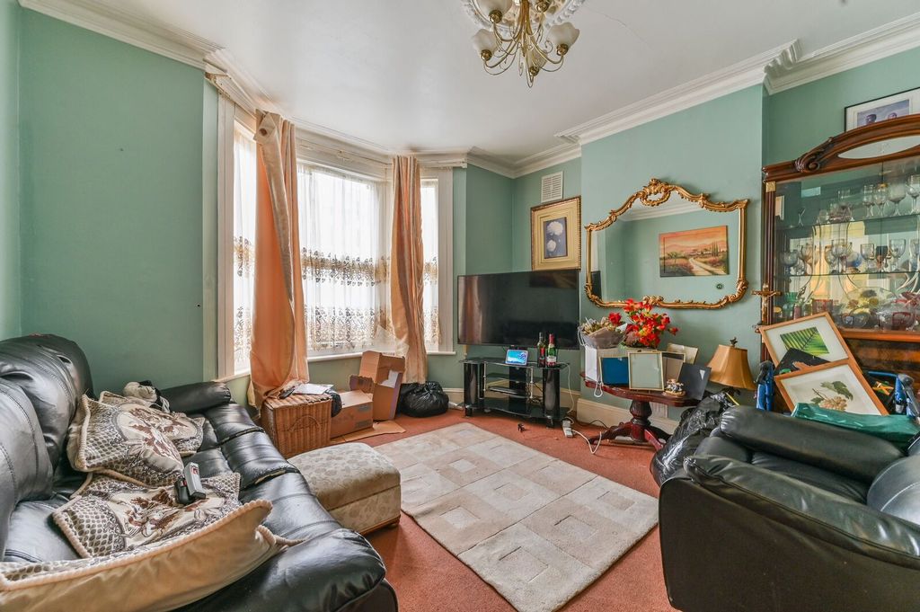 Property photo 3 of 13