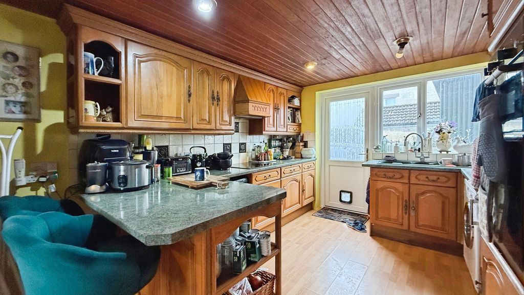 Property photo 2 of 16 Kitchen/Breakfast Room