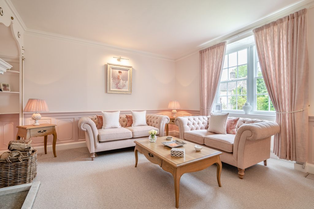 Property photo 2 of 27 Drawing Room