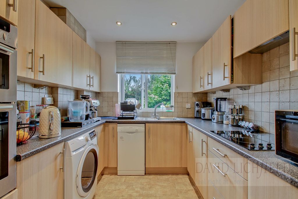 Property photo 2 of 8 Kitchen