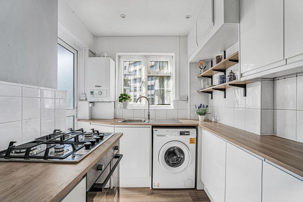 Property photo 3 of 15 Kitchen