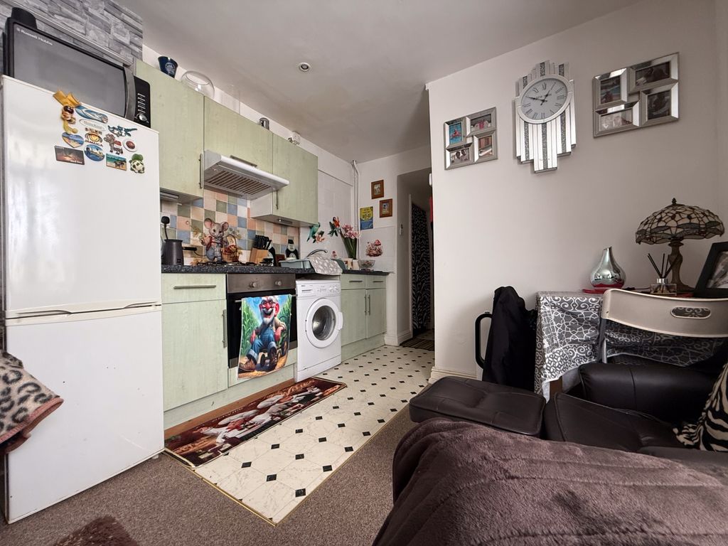 Property photo 3 of 18 Call 02920 454555 To Secure Your Viewing_8