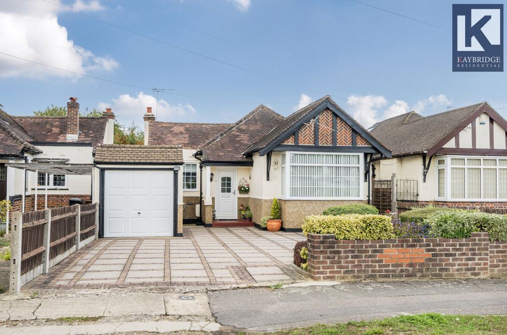 Property photo 1 of 14 Tealing Drive, Epsom - Kt19 0Js