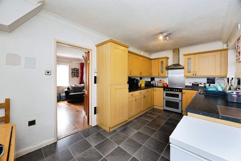 Property photo 3 of 14