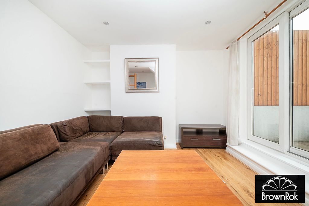 Property photo 3 of 10 W02
