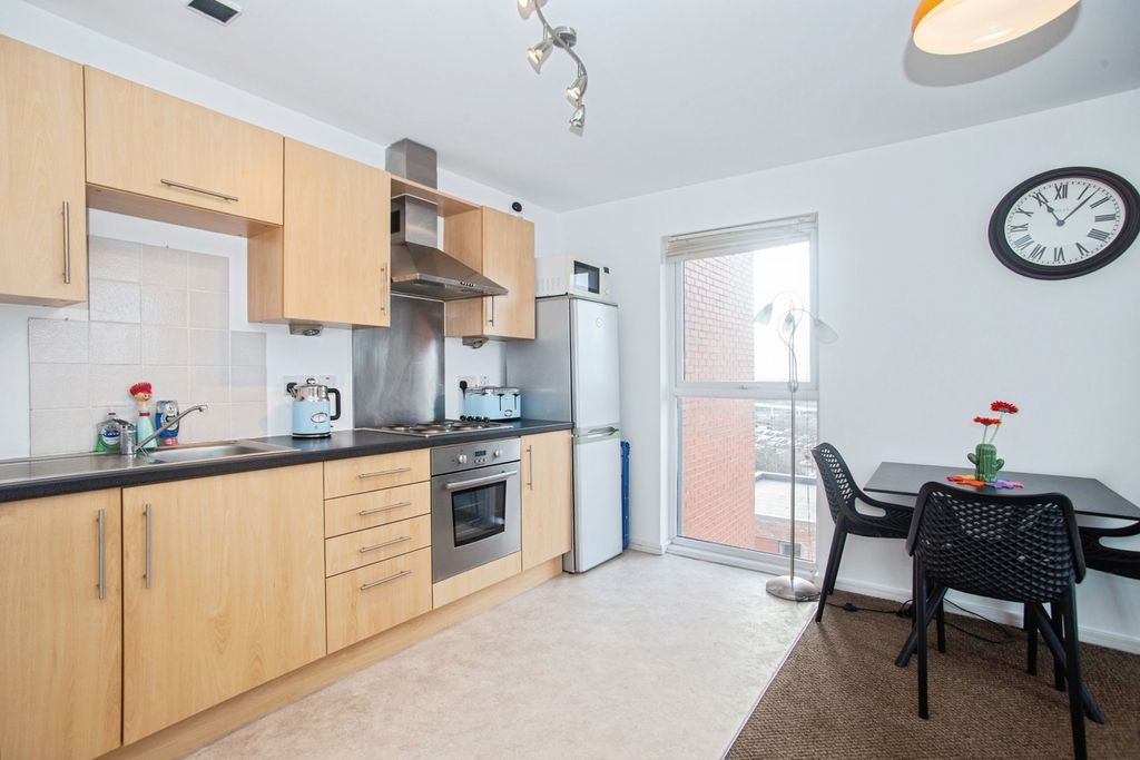 Property photo 3 of 18 Pbox-Img.Jpg