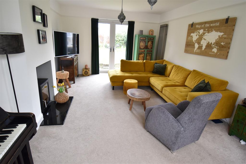 Property photo 3 of 22