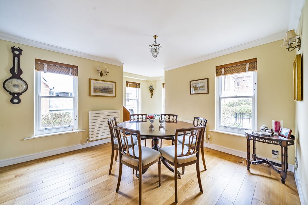 Property photo 3 of 11 Dining Room