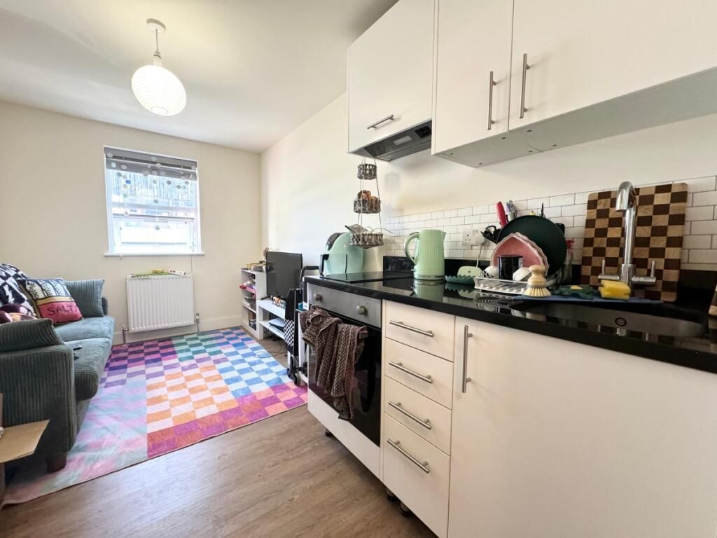 Property photo 2 of 8 F452x2x-Tuefu7Jcnazl9G.Jpg