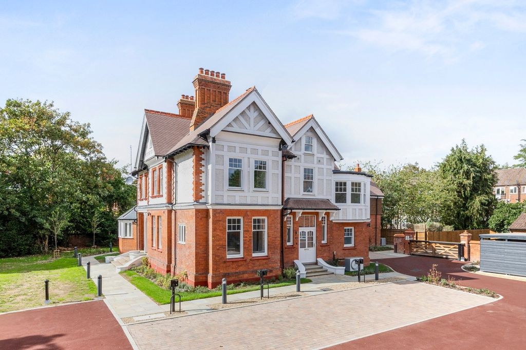 Property photo 1 of 20 Hermitage Place