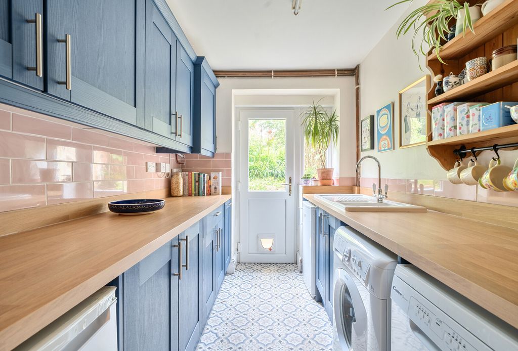 Property photo 1 of 23 1456895-1-6A031E8...
