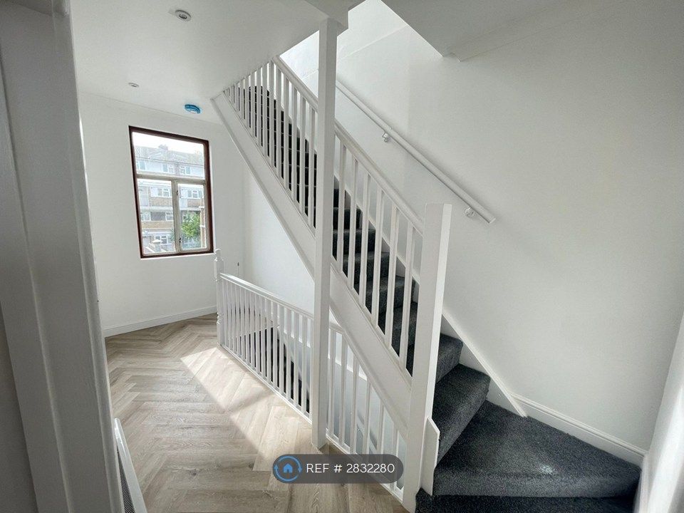 Property photo 2 of 8 1st Floor Landing