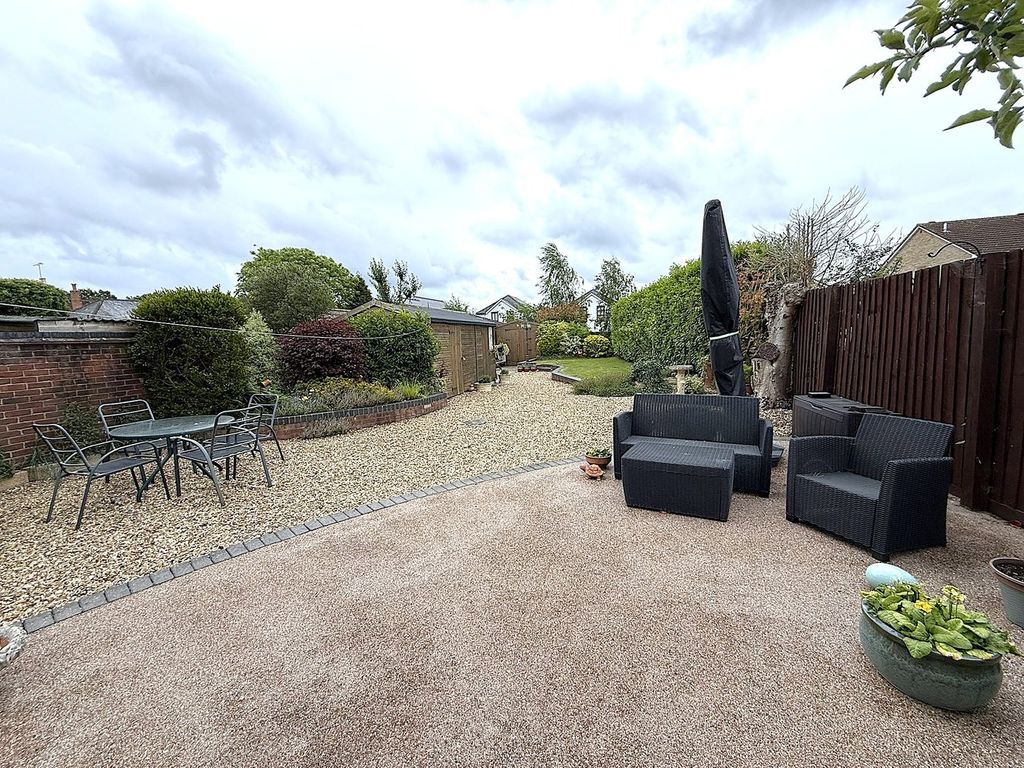 Property photo 2 of 31