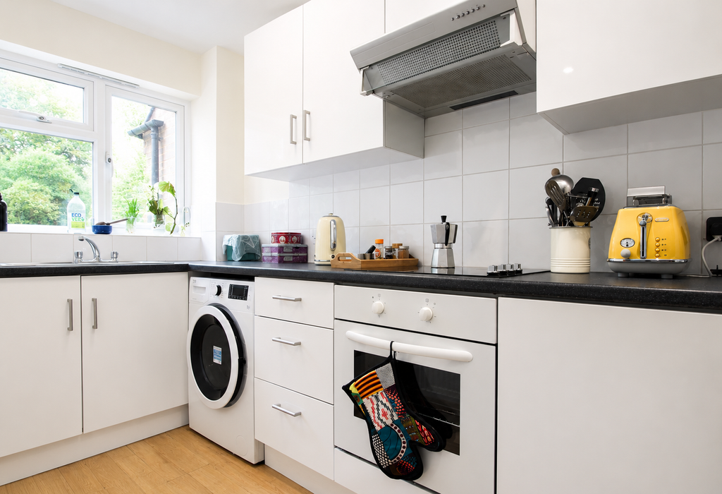 Property photo 1 of 7 Kitchen - Angle 1