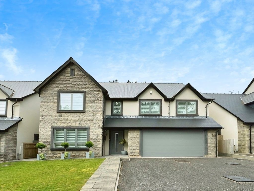 Property photo 1 of 35
