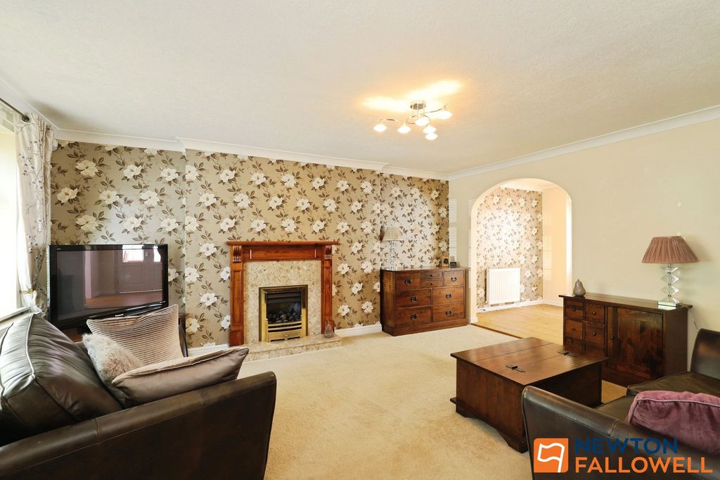 Property photo 2 of 30