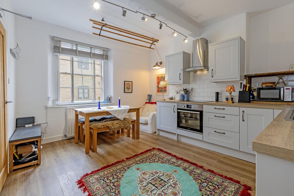 Property photo 2 of 14 Kitchen