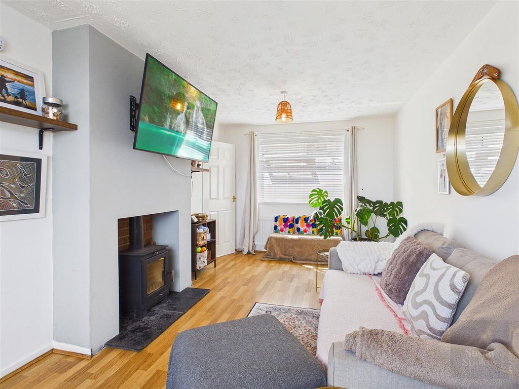 Property photo 3 of 15 Cam01858G0-Pr0315-Still003.Jpg